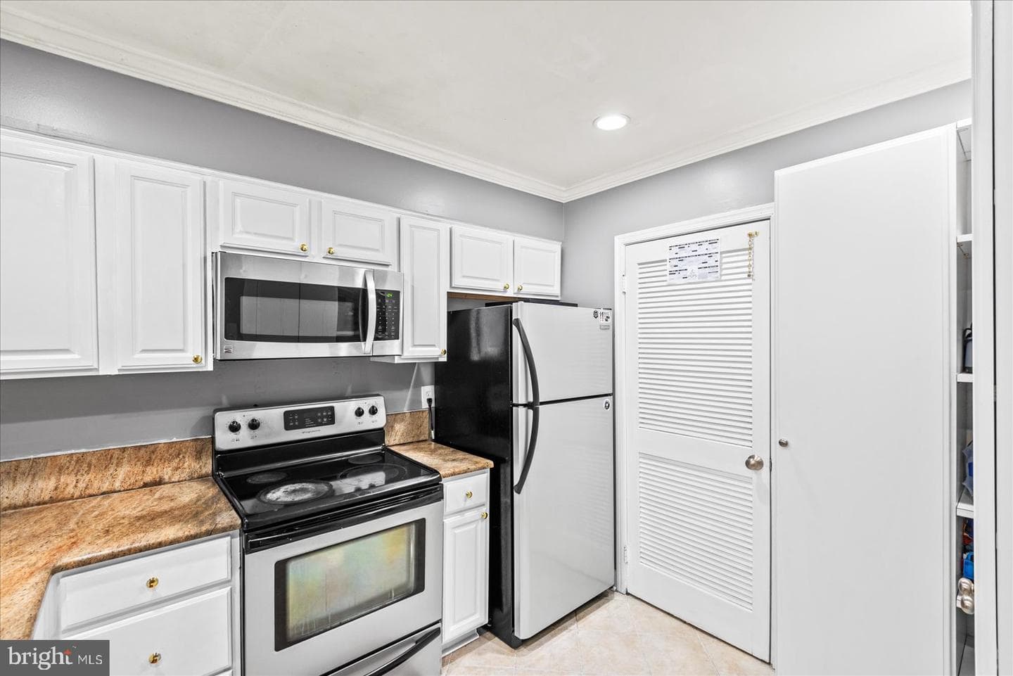 3916 Woodhue Place #8 photo 14