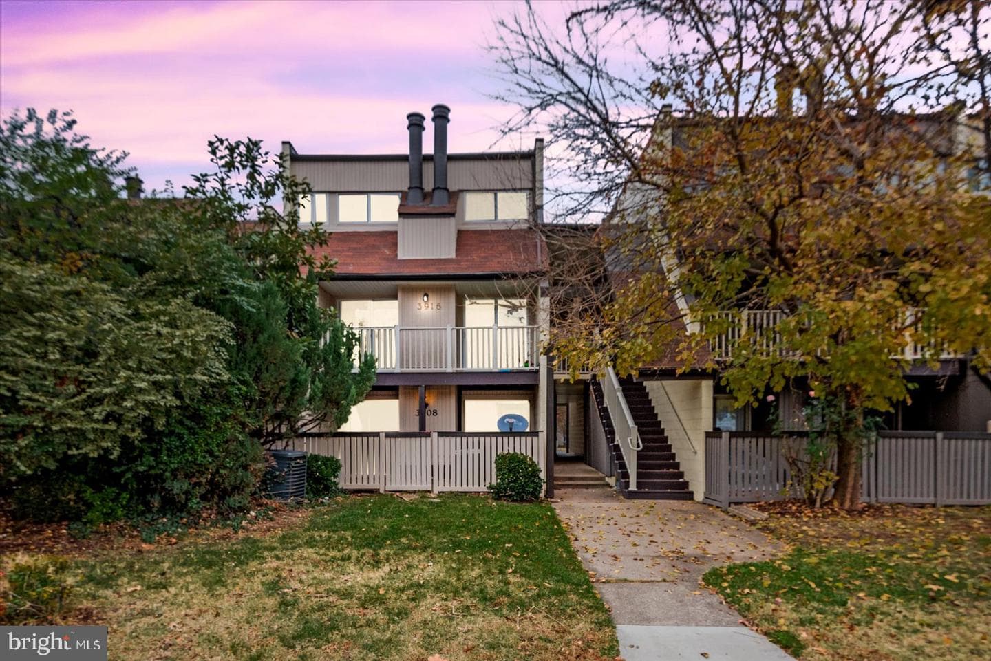 3916 Woodhue Place #8 photo 31