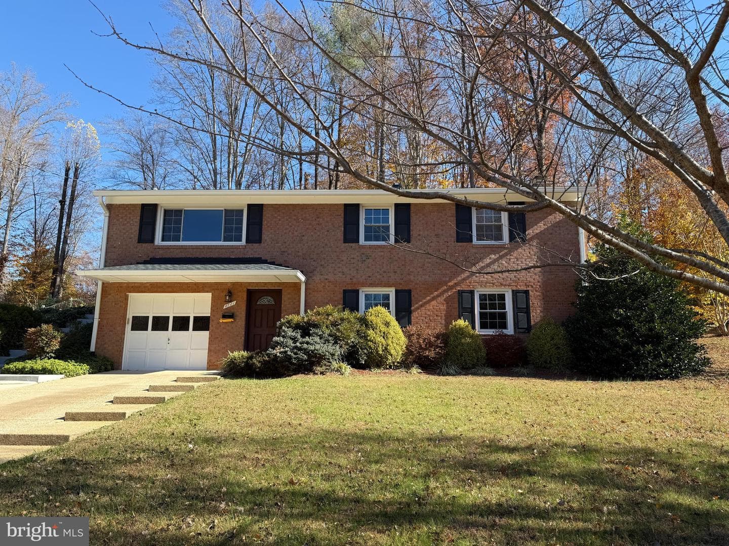 4721 Springbrook Drive photo 2