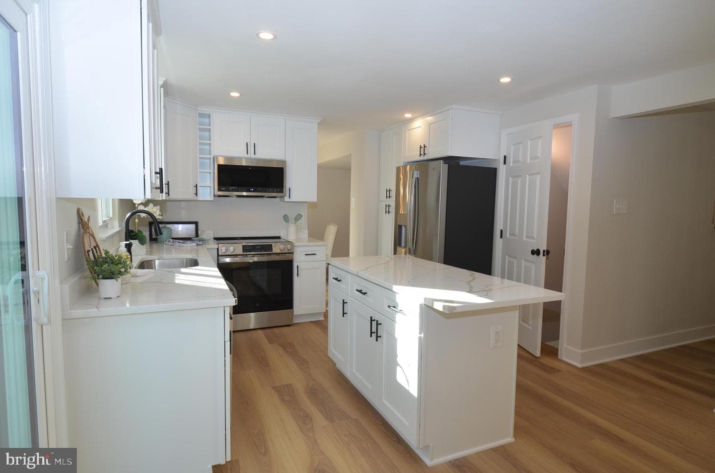 8375 Magic Leaf Road photo 9