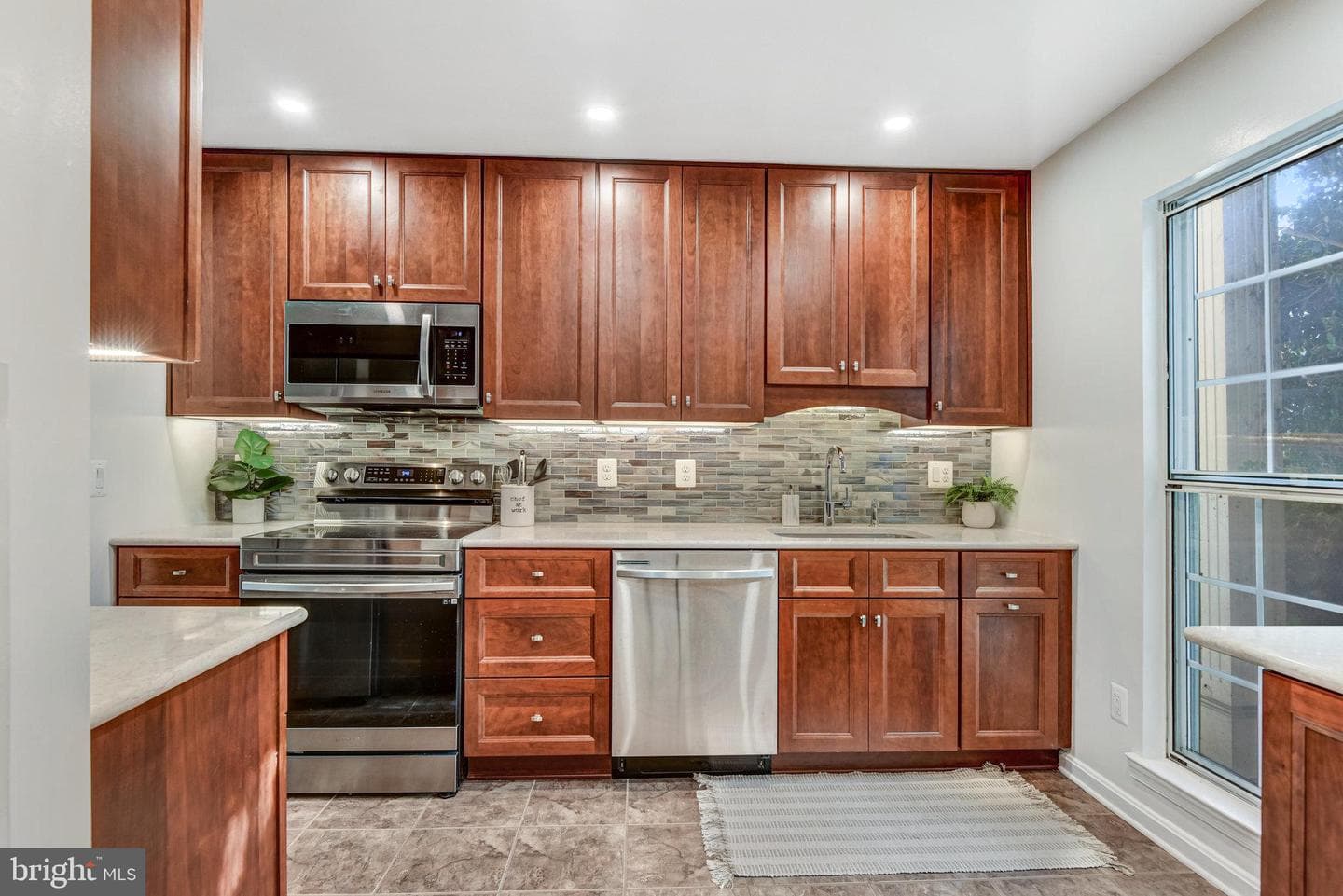 5950 Powells Landing Road photo 3