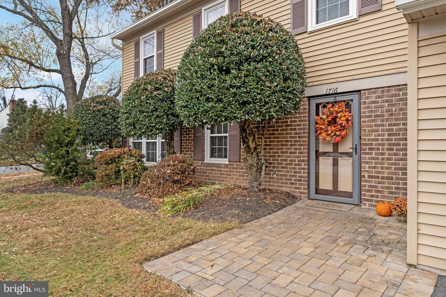 1716 Sadlers Wells Drive photo 3