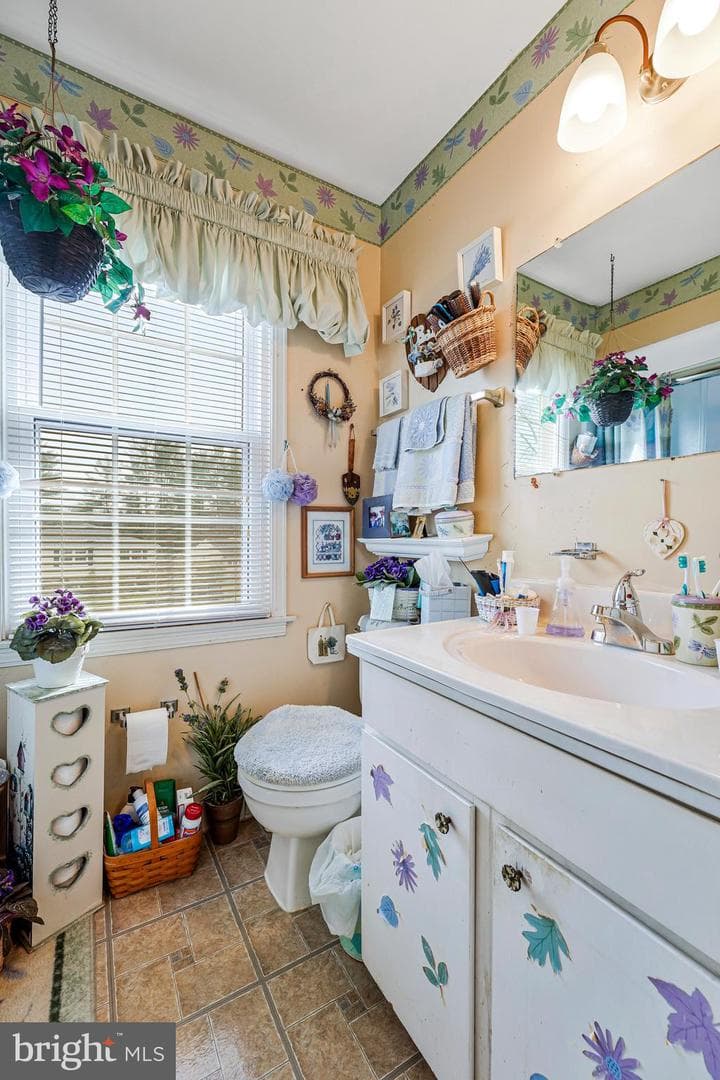 1716 Sadlers Wells Drive photo 7