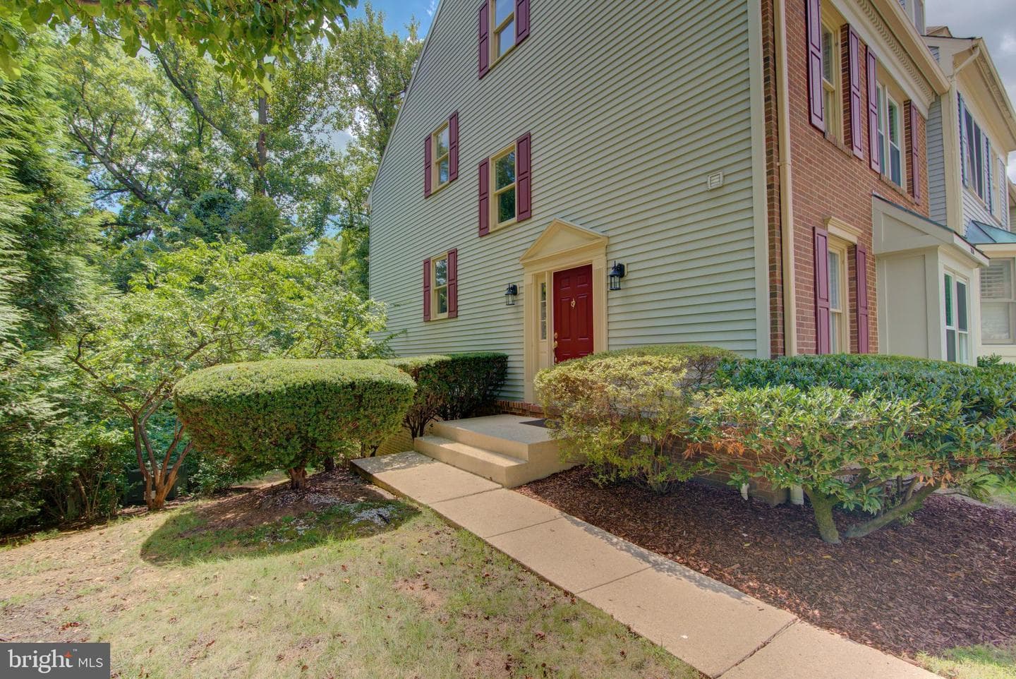 7235 Worsley Way photo 3