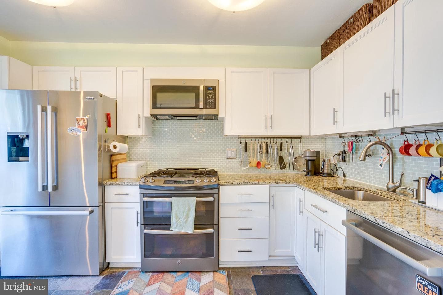 1640 Wainwright Drive photo 18