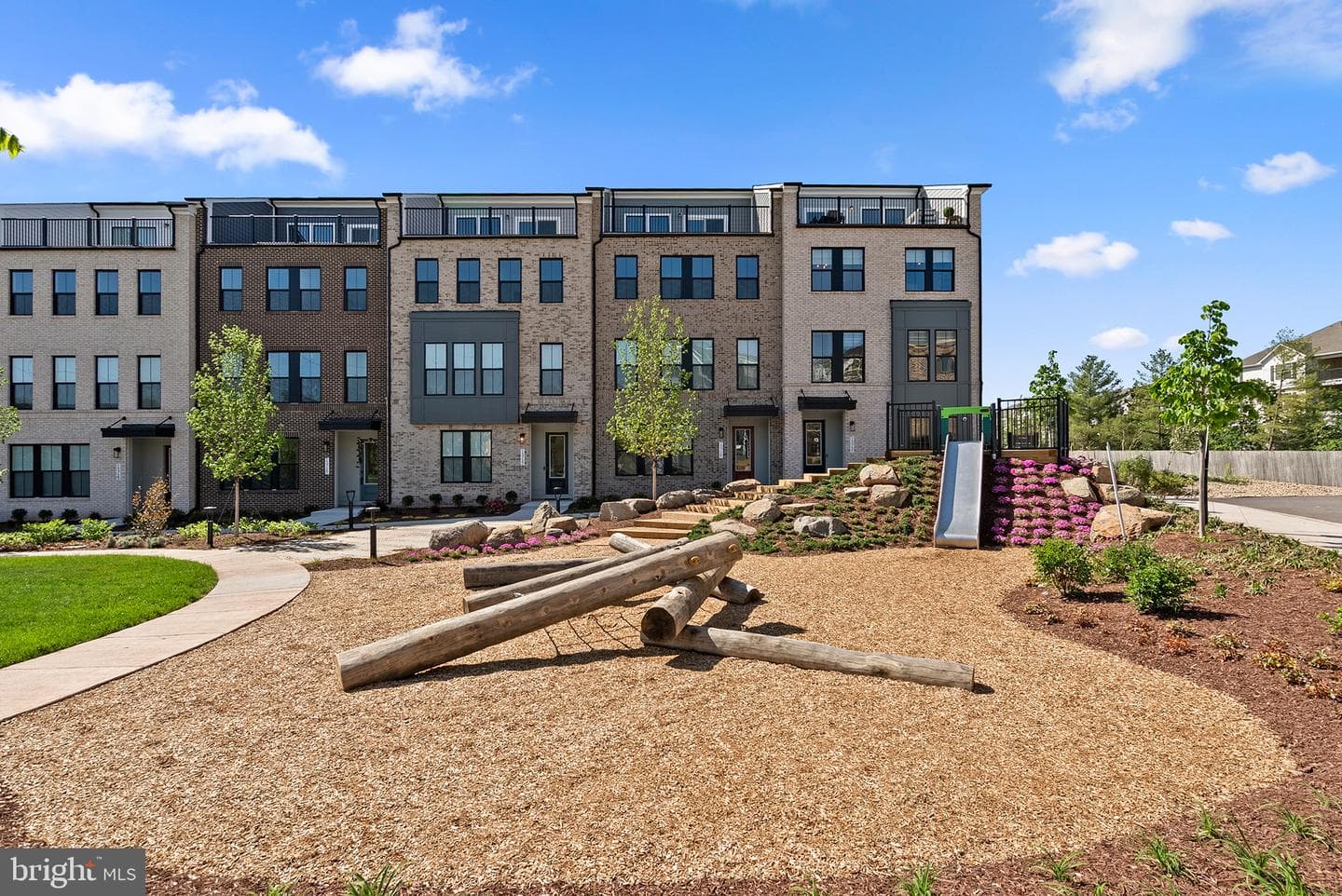 13740 Aviation Place photo 19