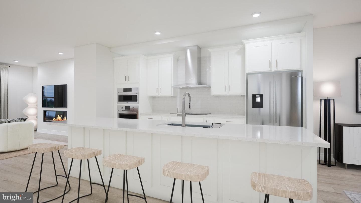 13740 Aviation Place photo 2