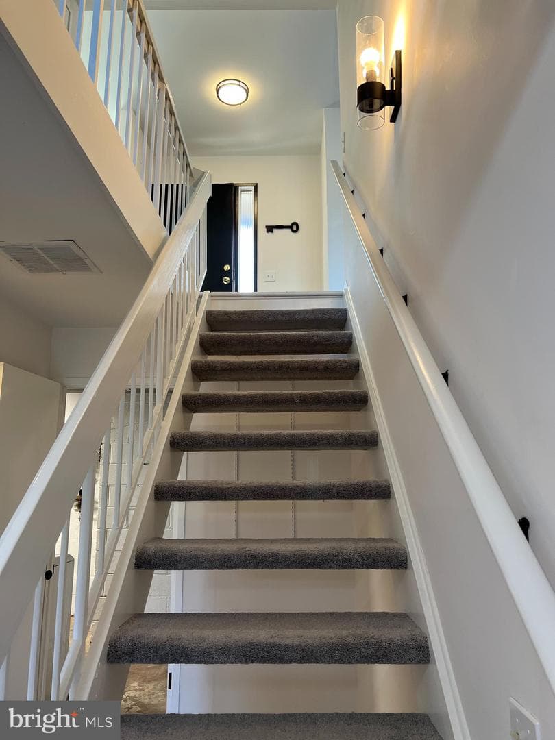1546 Scandia Circle photo 3