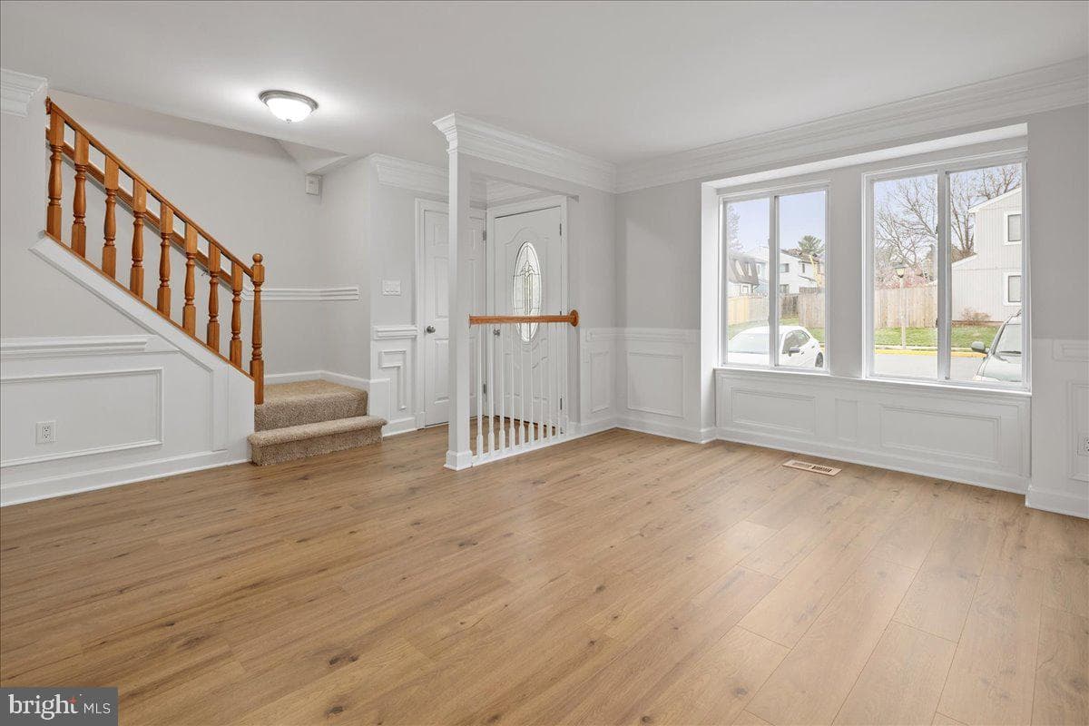 1062 Knight Lane photo 4