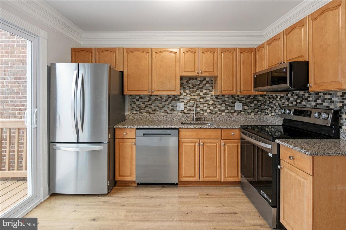 1062 Knight Lane photo 9