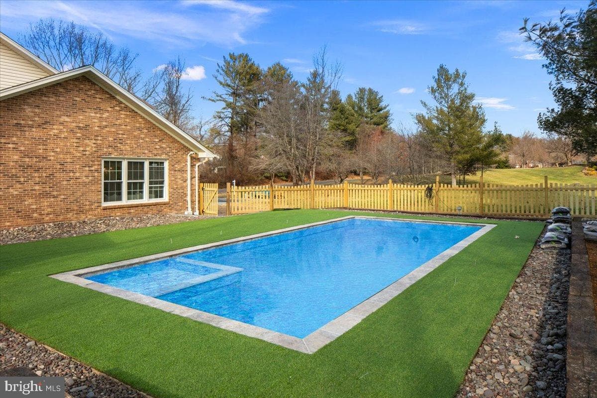 353 Gallop Wood Place photo 82