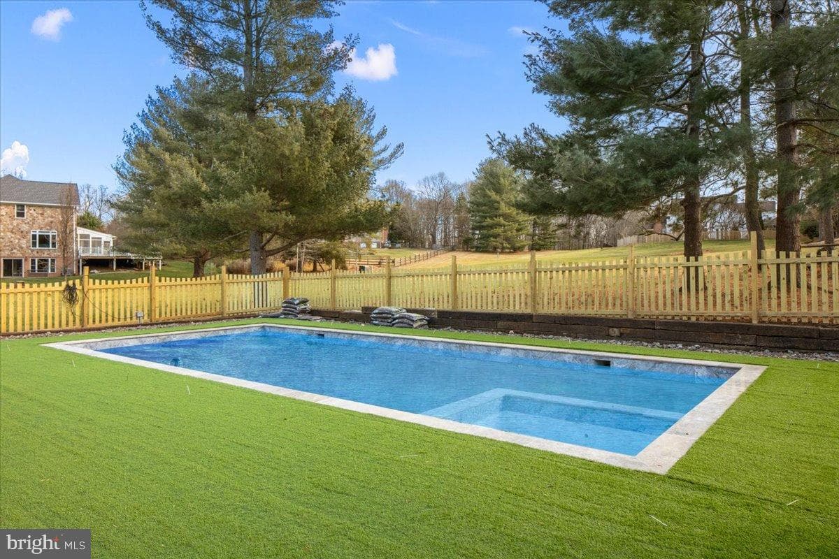 353 Gallop Wood Place photo 83
