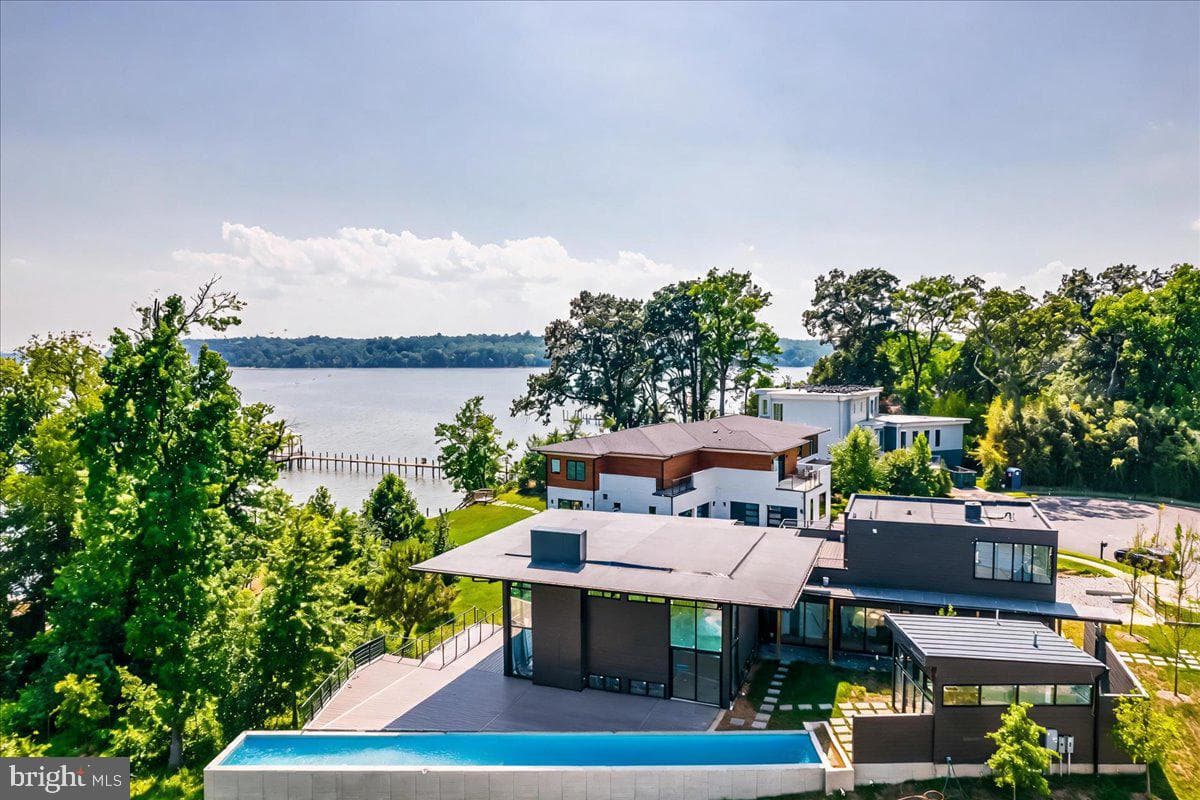 9433 Ferry Landing Ct photo 10