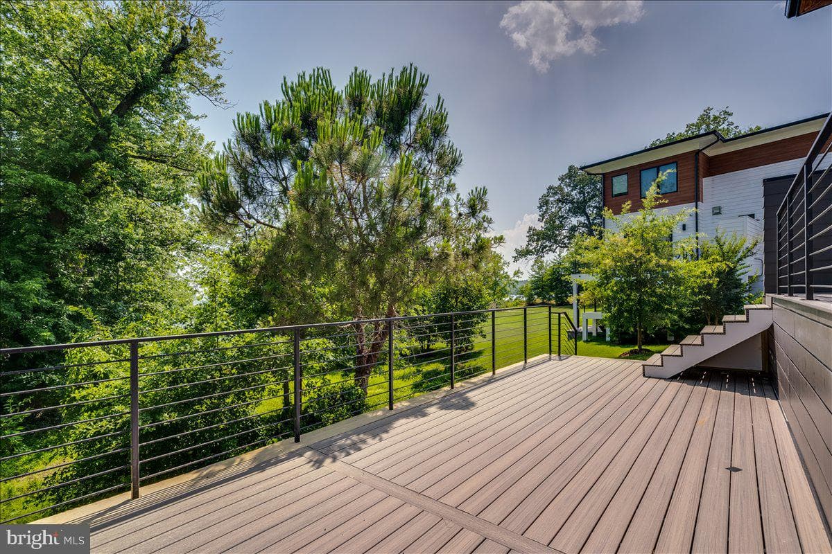 9433 Ferry Landing Ct photo 23