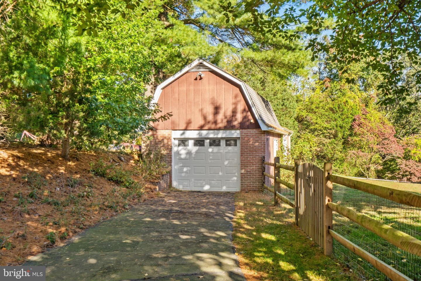 9200 Falls Run Road photo 32