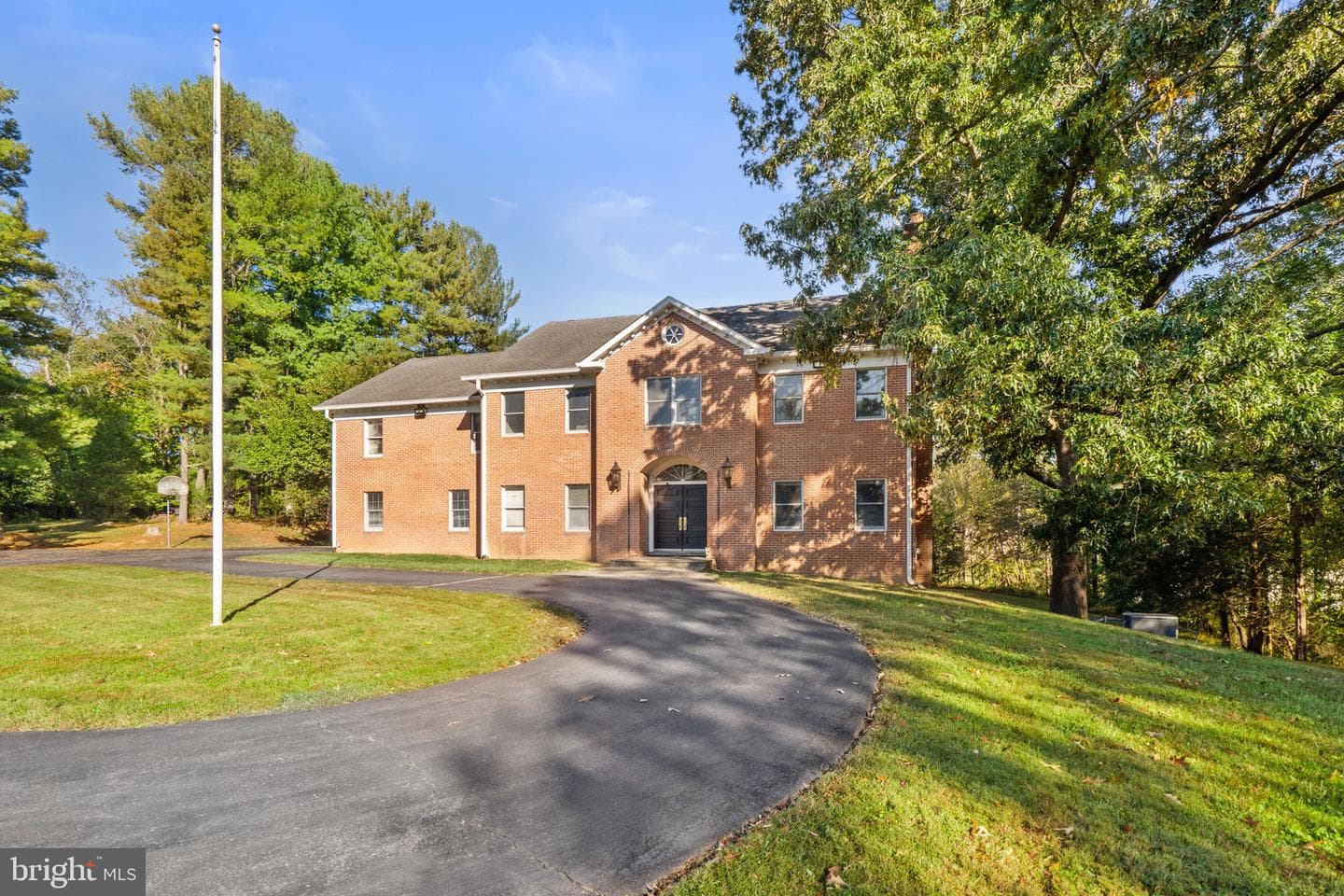 9200 Falls Run Road photo 4