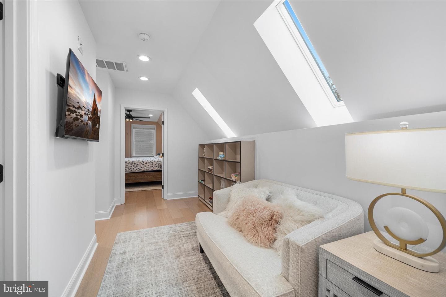 707 Meadow Lane SW photo 32