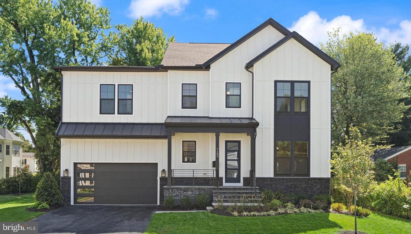 903 Hillcrest Drive SW, Vienna