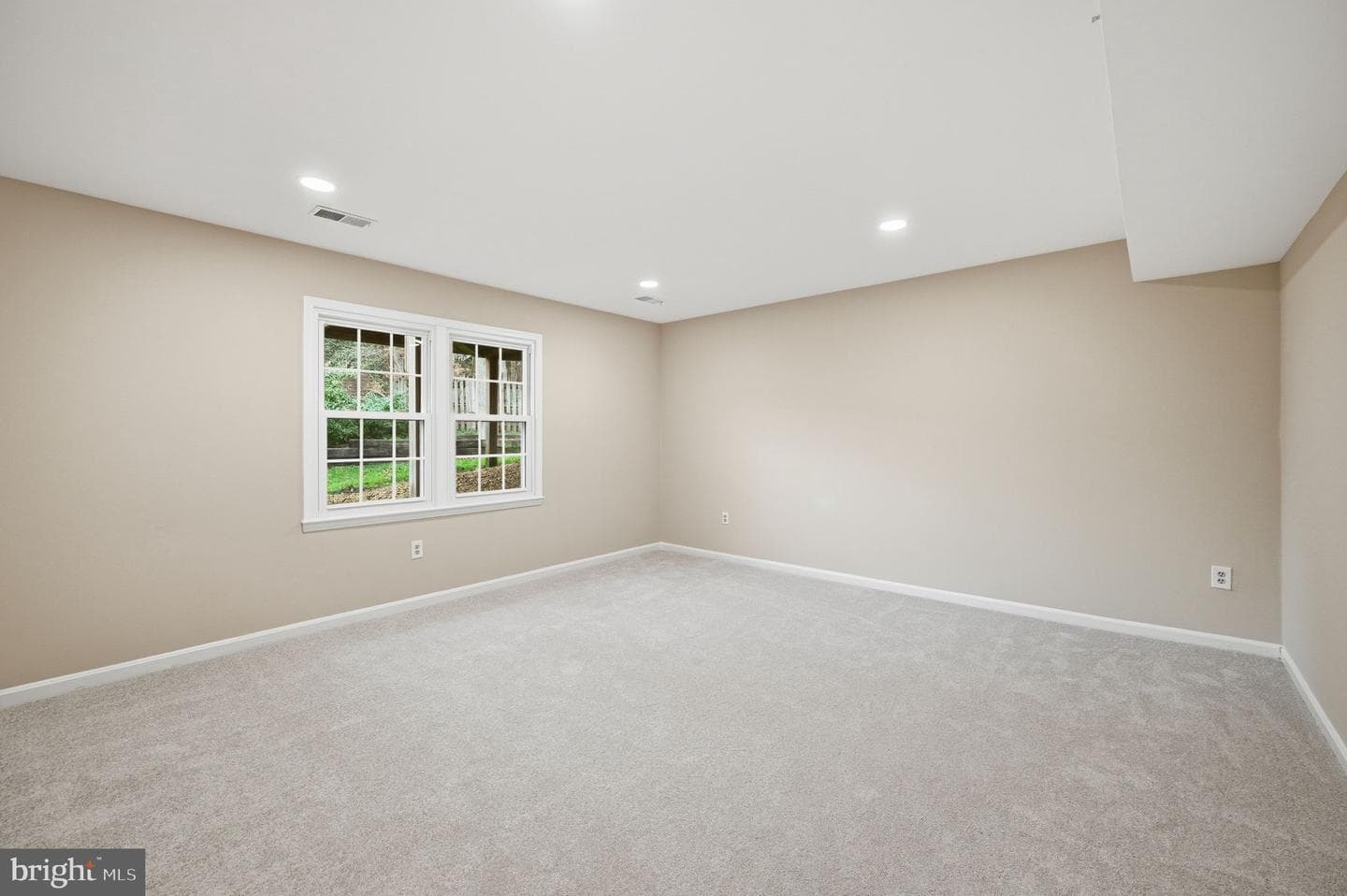 9322 Elk Drive photo 32