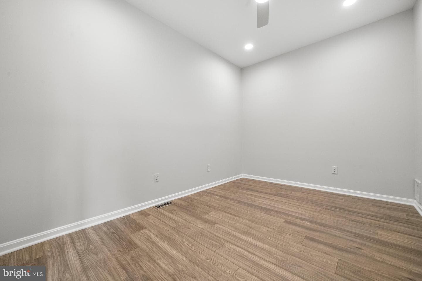 2665 Manhattan Place #109 photo 27