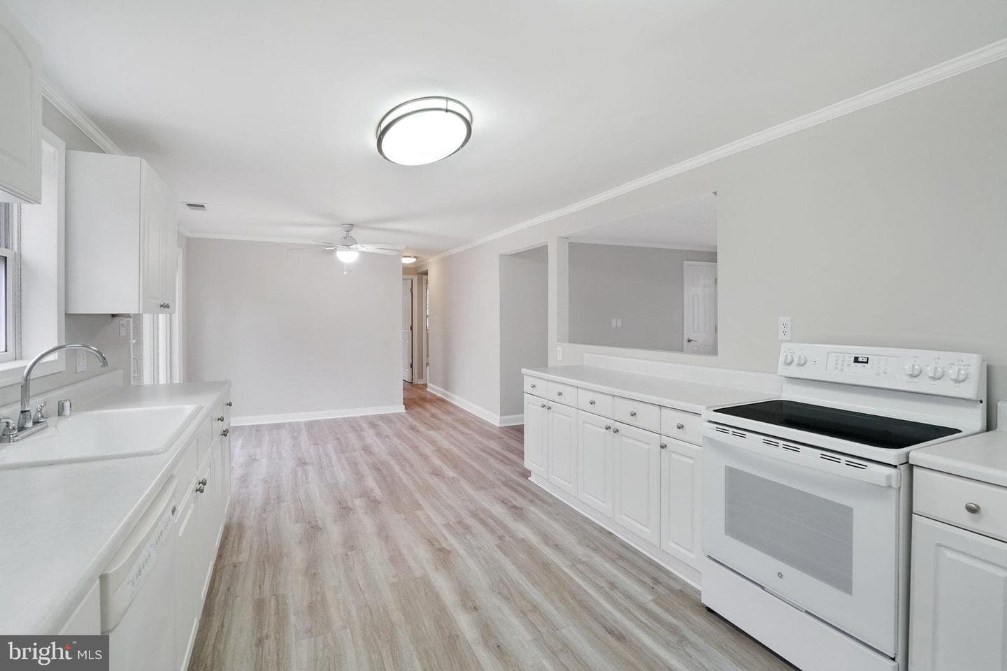 6705 Greenleaf Street photo 10