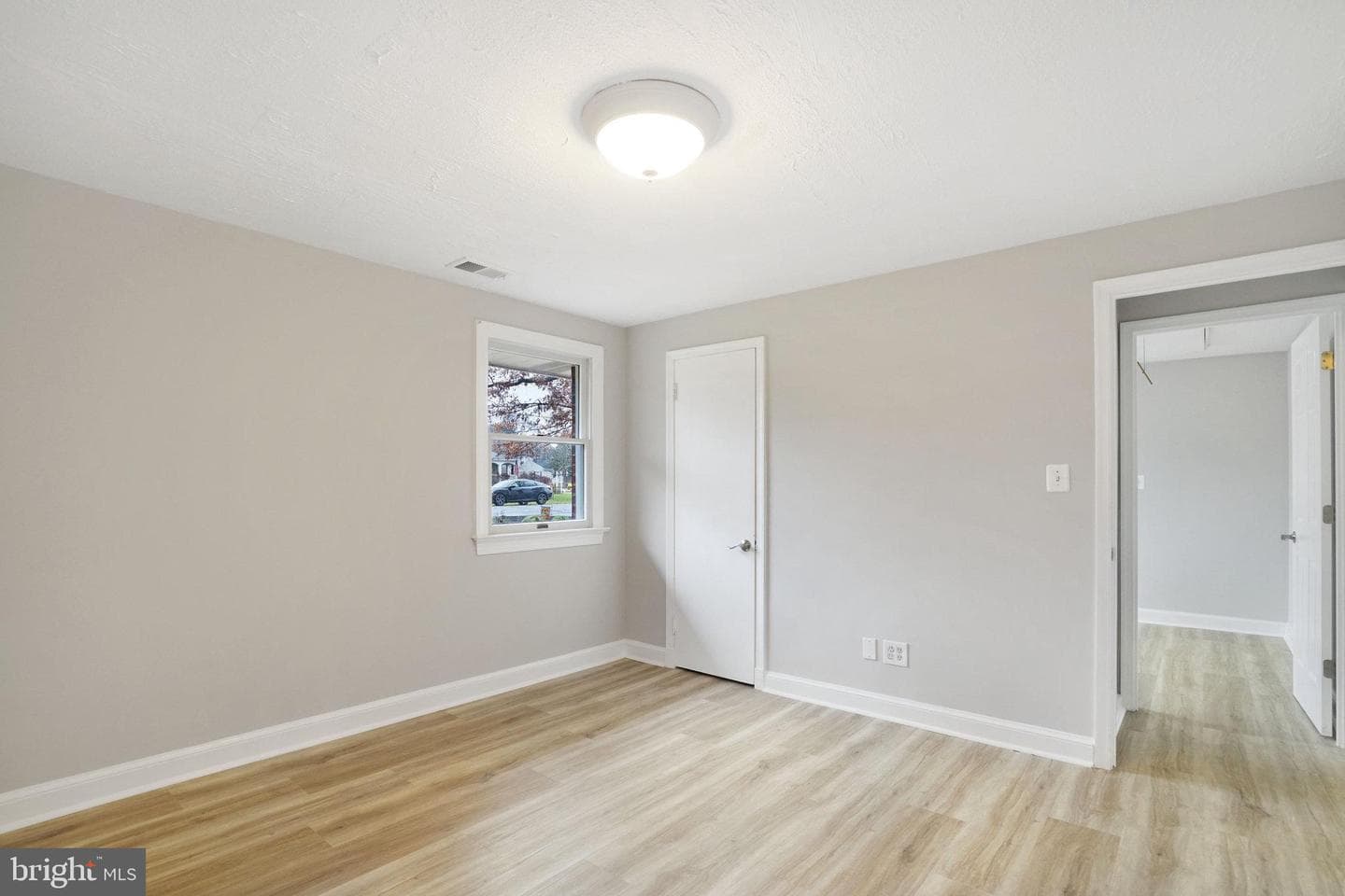 6705 Greenleaf Street photo 13