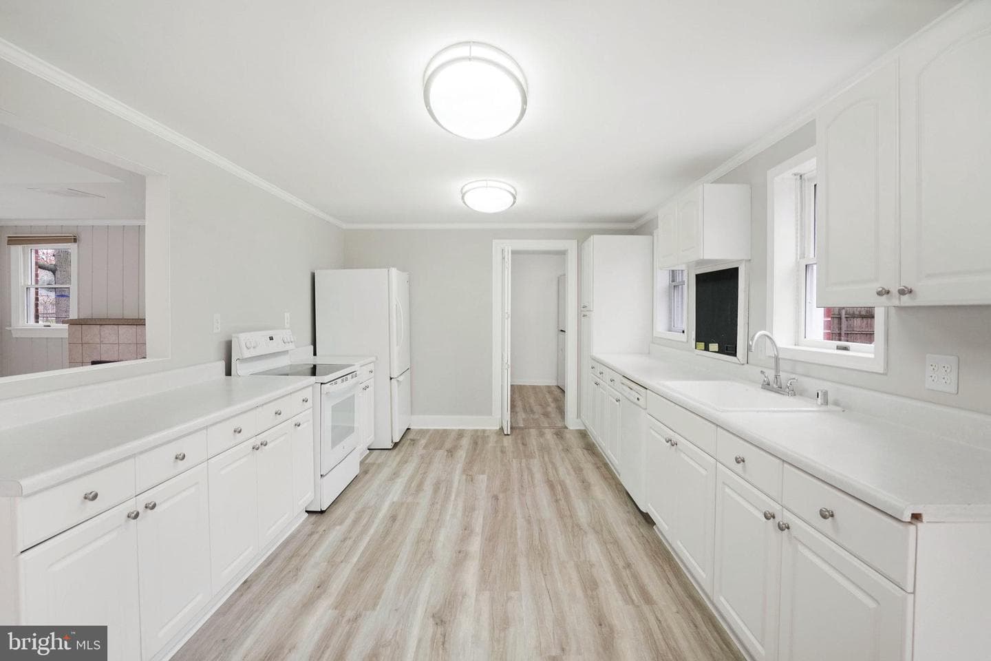 6705 Greenleaf Street photo 9