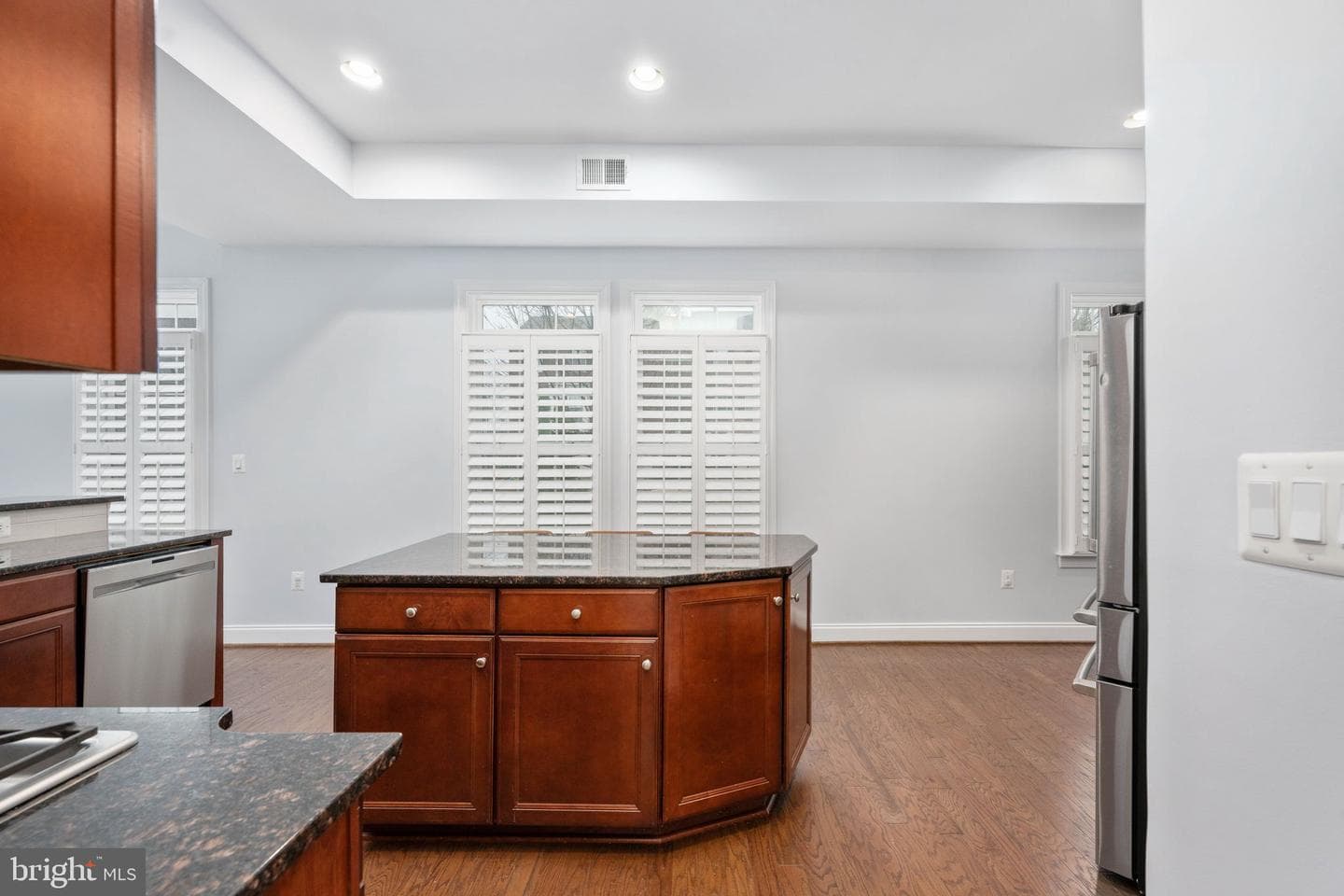 6044 Masondale Road photo 24