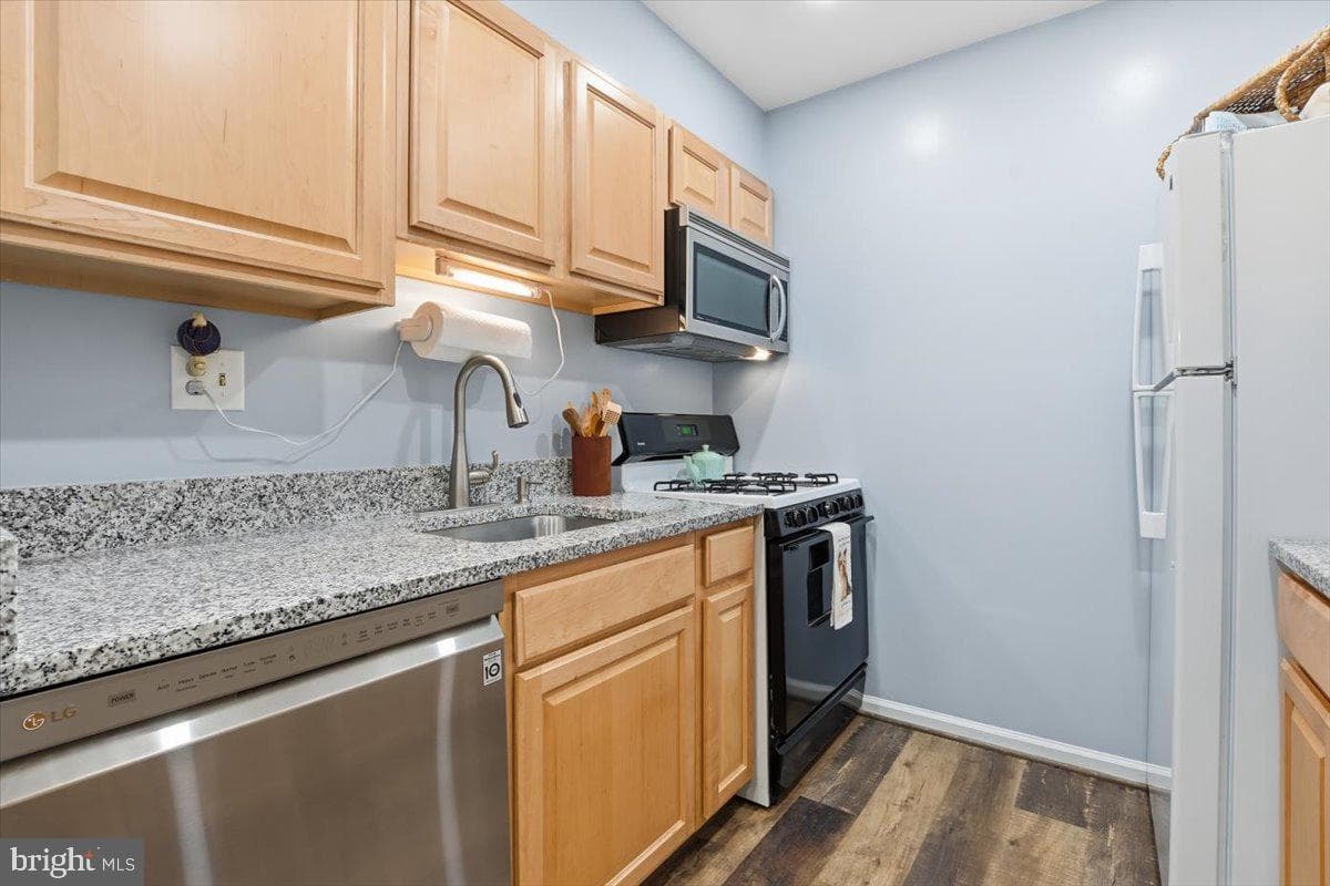 5819 Cove Landing Road #303 photo 10