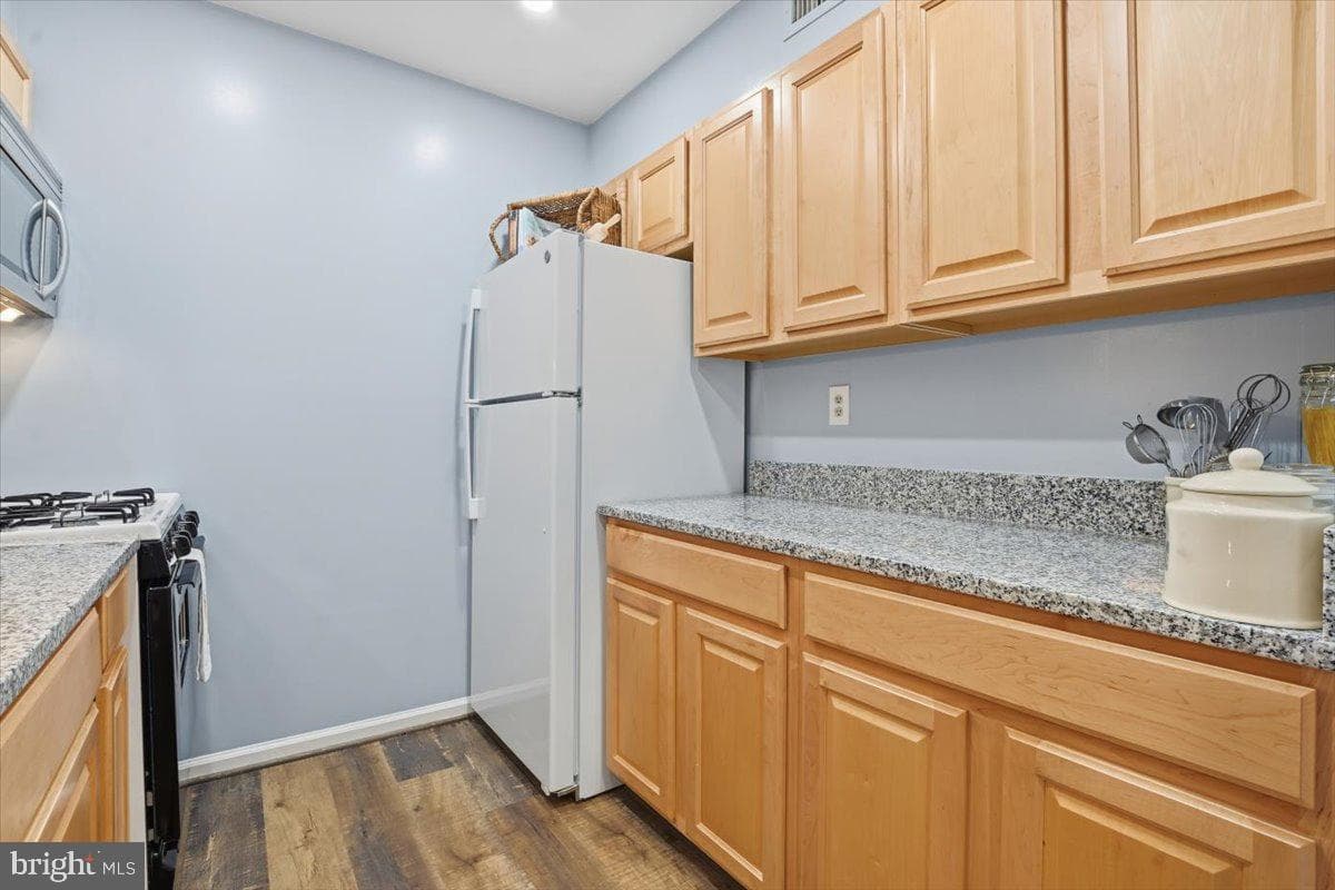 5819 Cove Landing Road #303 photo 12