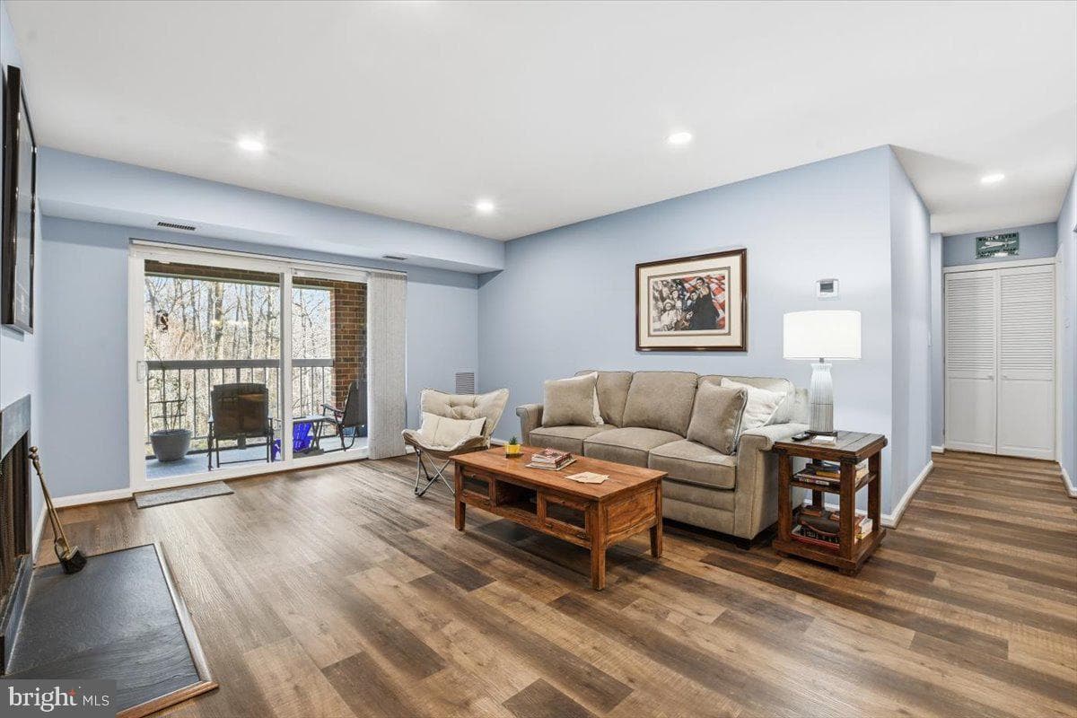 5819 Cove Landing Road #303 photo 3