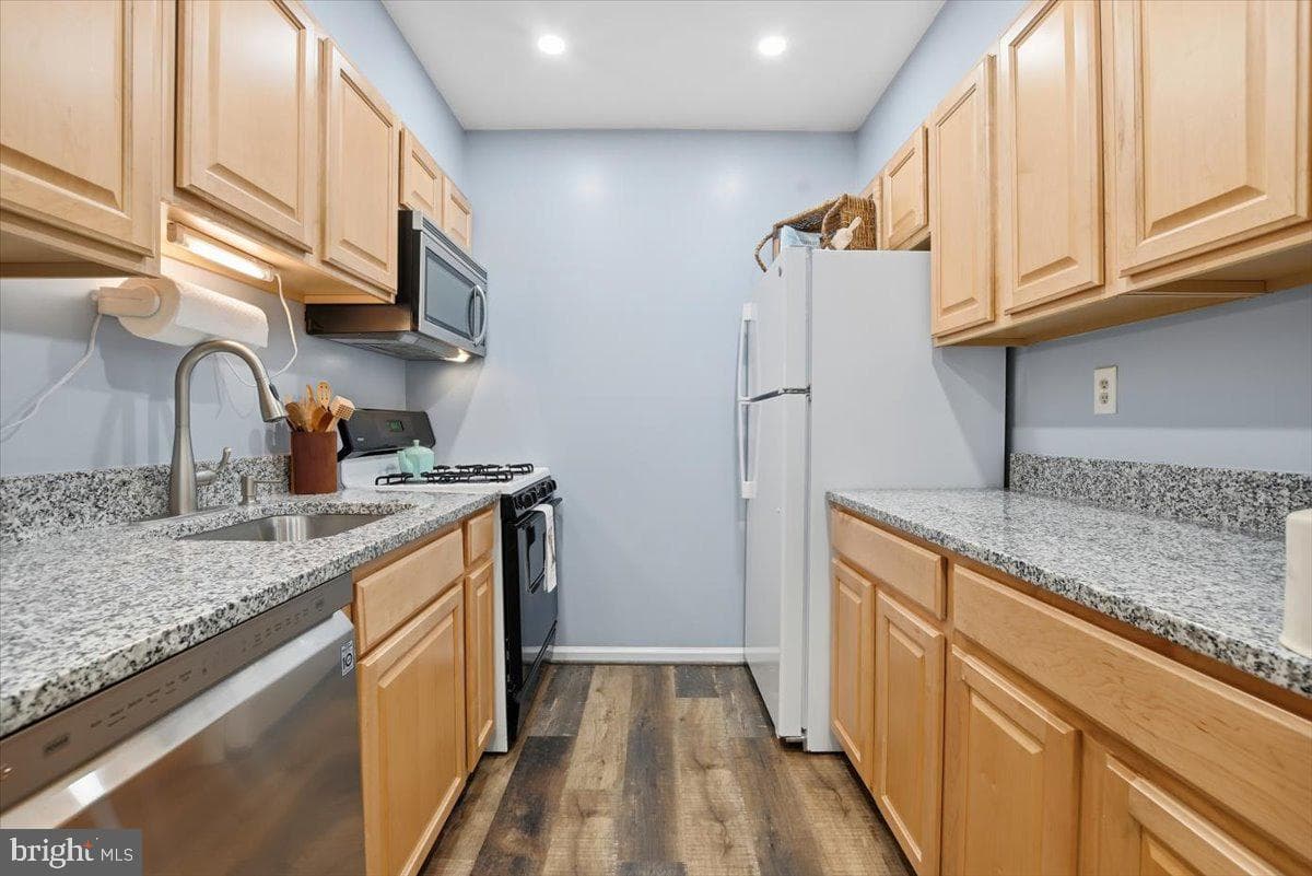 5819 Cove Landing Road #303 photo 9