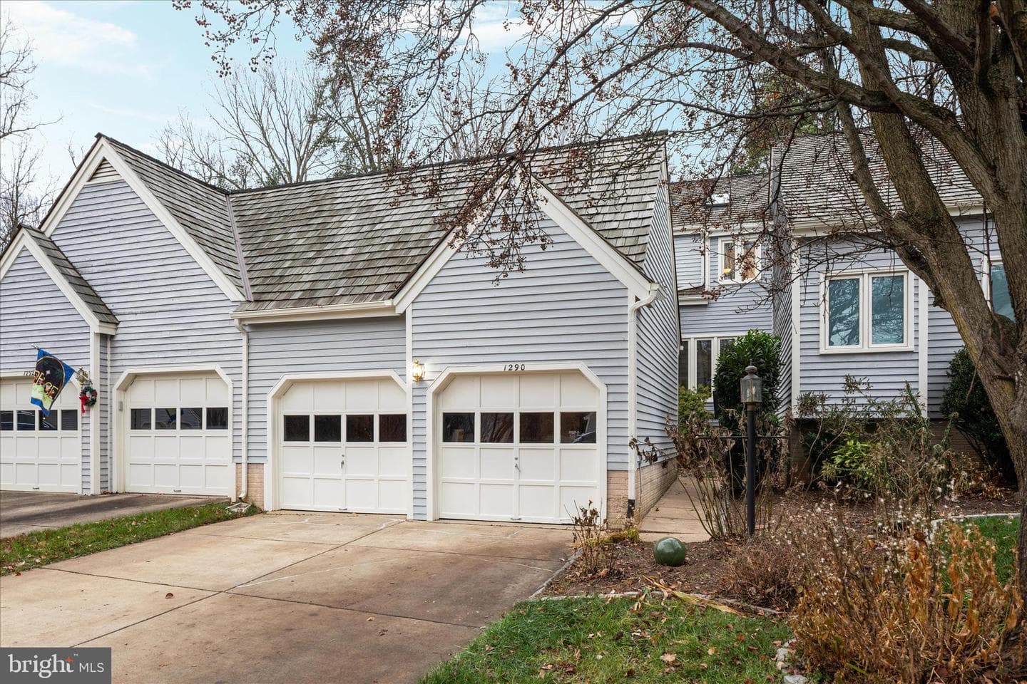 1290 Wedgewood Manor Way photo 2