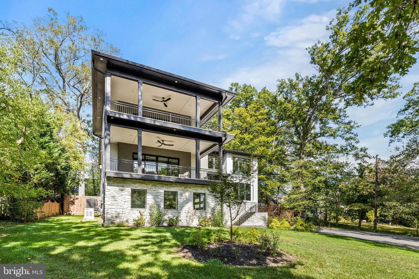 6884 Churchill Road photo 3