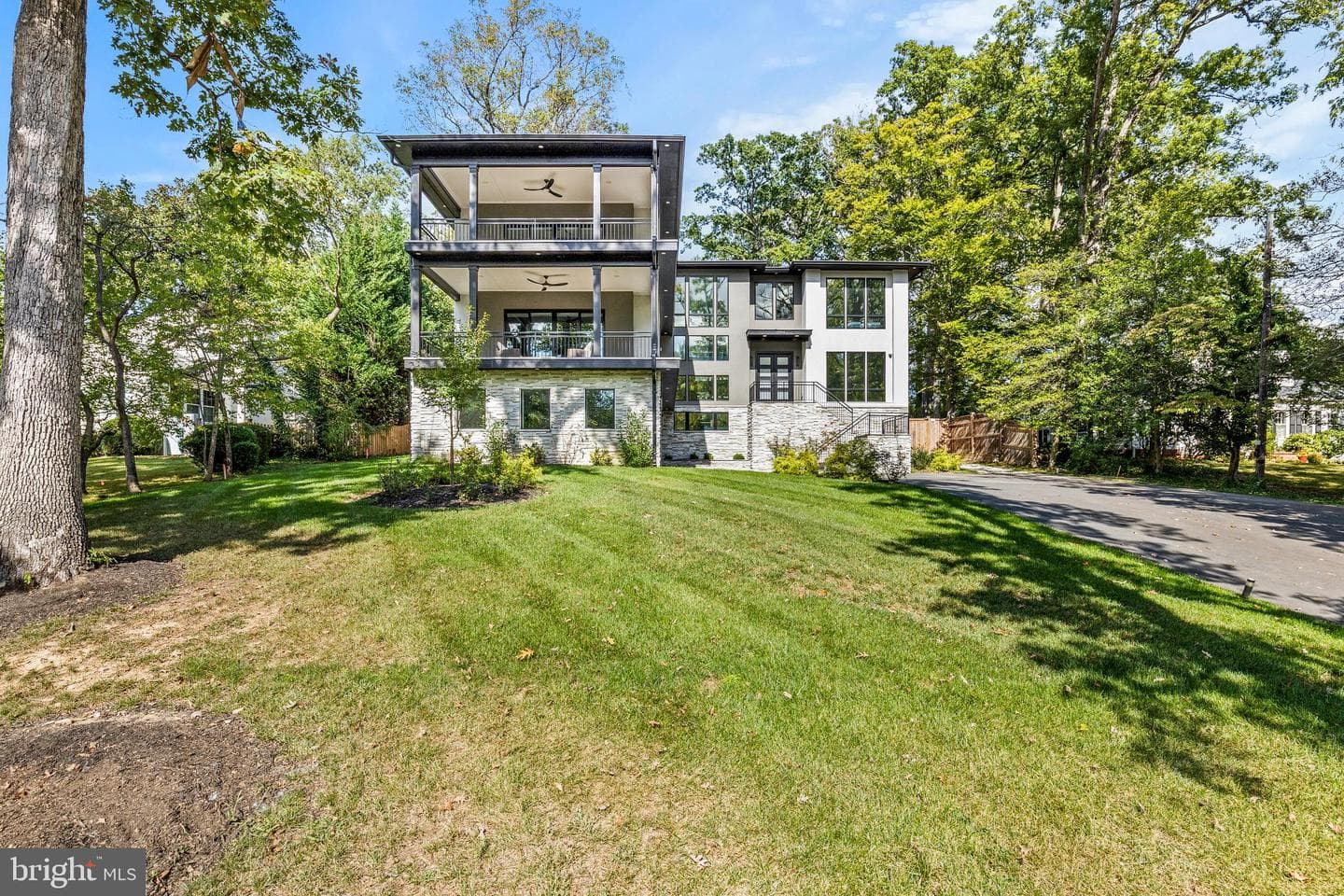 6884 Churchill Road photo 4