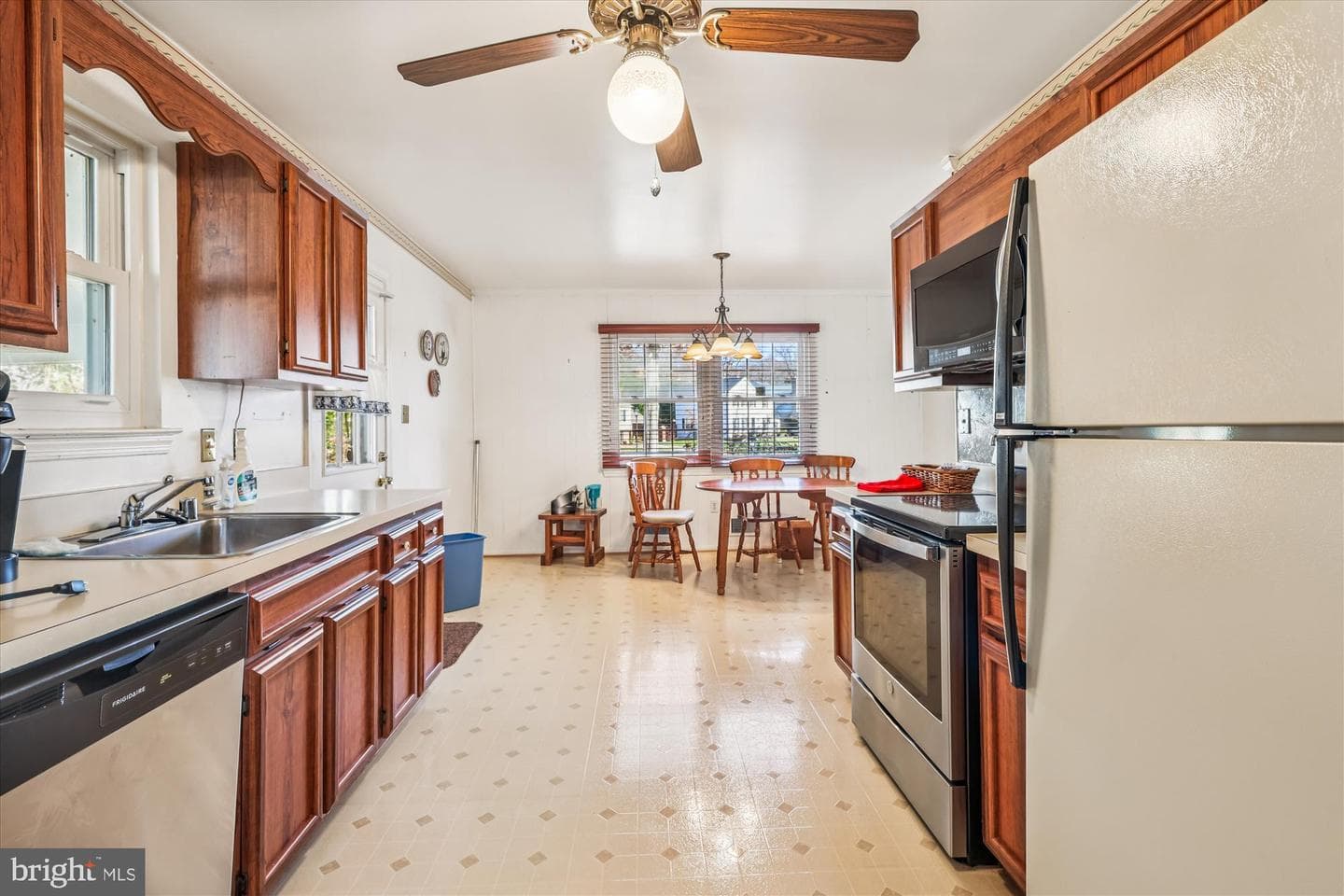 7013 Stone Mill Place photo 10