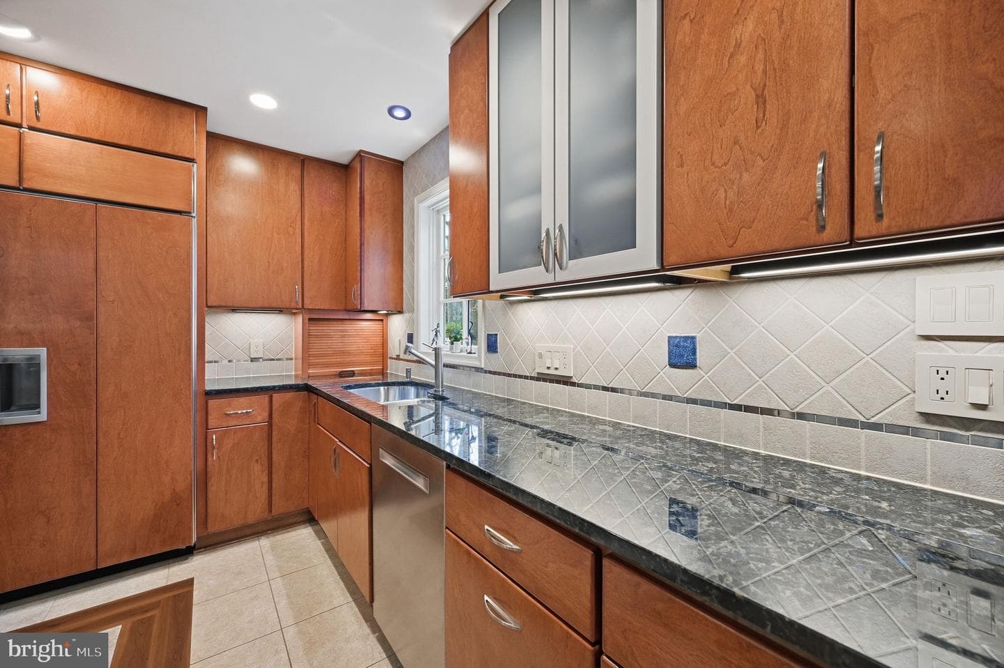 2218 Wakerobin Lane photo 10