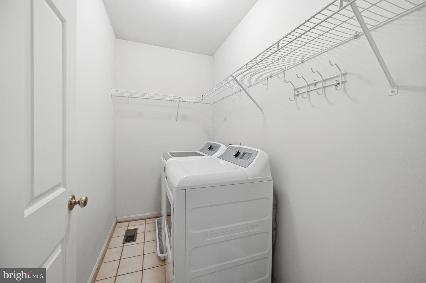 2218 Wakerobin Lane photo 46