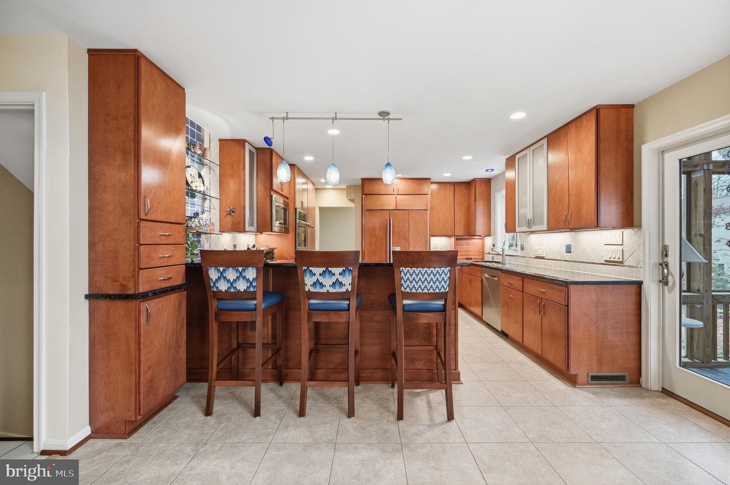 2218 Wakerobin Lane photo 9