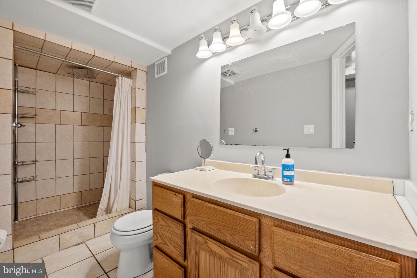 2531 Ogden Street photo 16