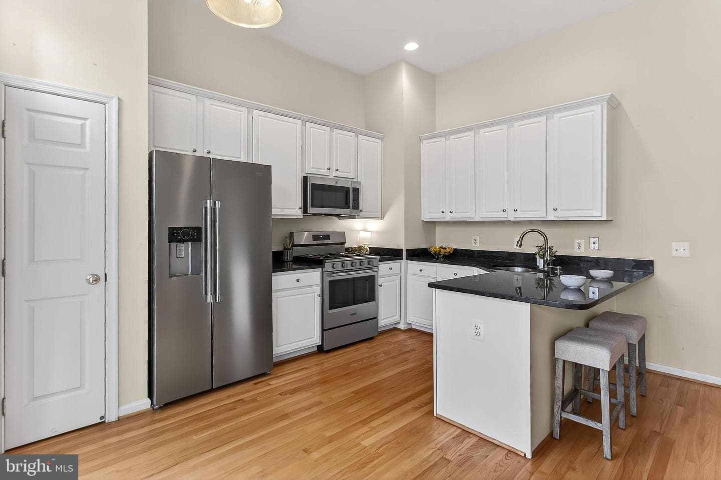 5432 Summer Leaf Lane photo 3