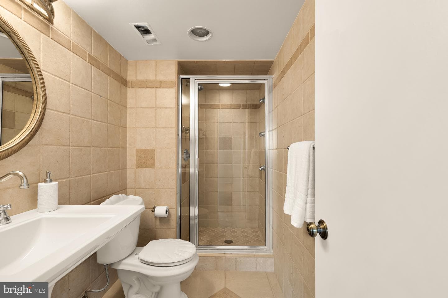5901 Mount Eagle Drive #1116 photo 18