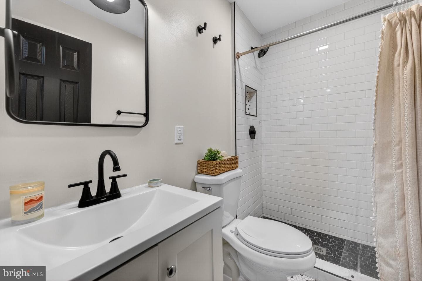 4010 Novar Drive photo 8