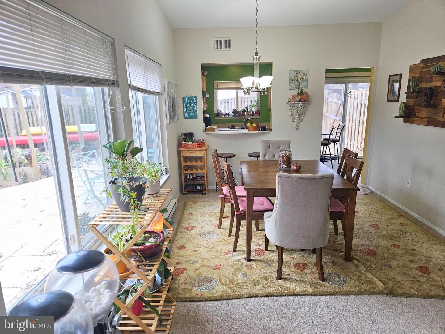 1525 Hiddenbrook Drive photo 3