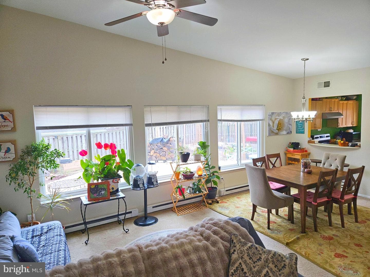 1525 Hiddenbrook Drive photo 4