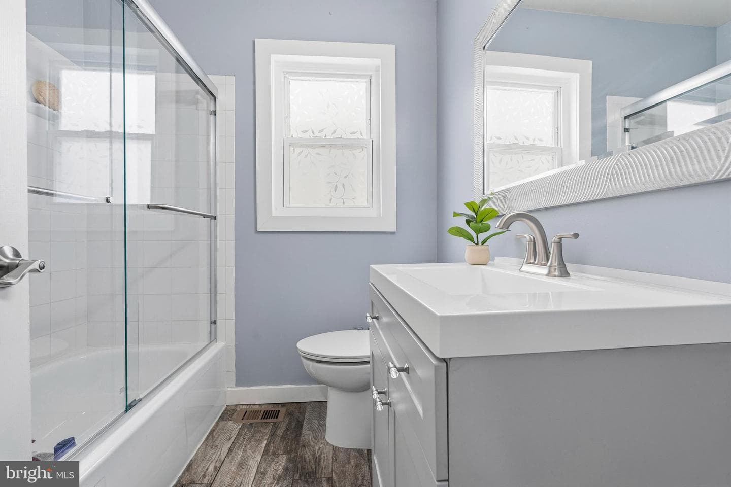 2914 Douglas Street photo 14