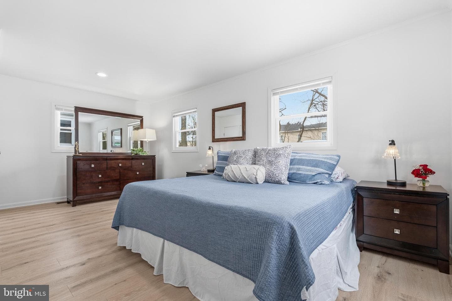 2914 Douglas Street photo 16