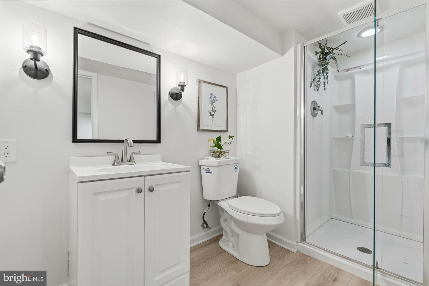 2914 Douglas Street photo 25
