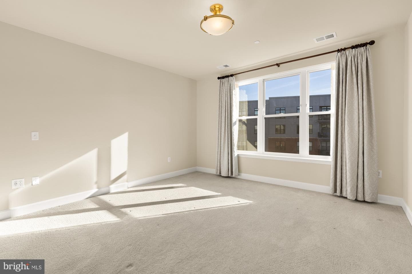 9555 Saintsbury Drive #503 photo 18