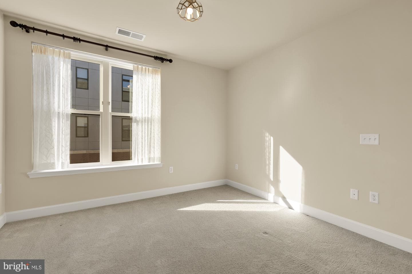9555 Saintsbury Drive #503 photo 26